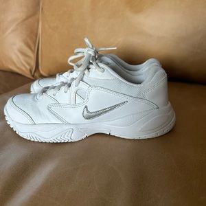 Women’s Nike Lite 2 Court Shoes, Size 6